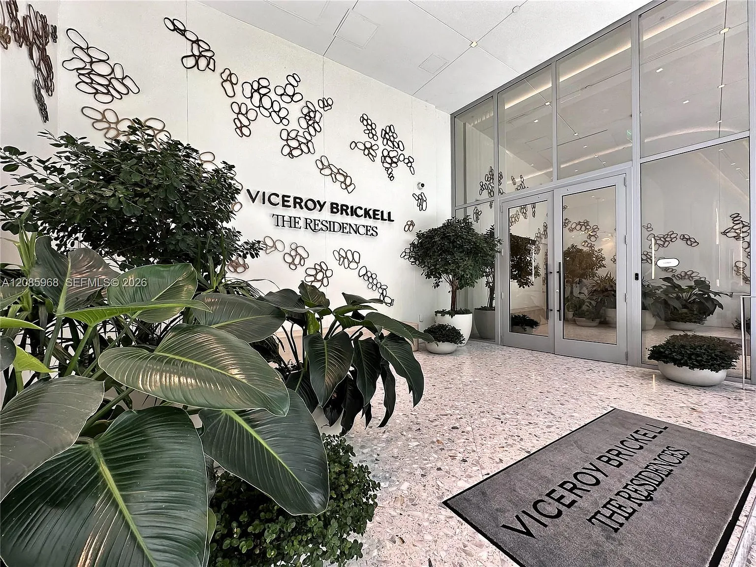 Viceroy Residence Brickell — Photo 2
