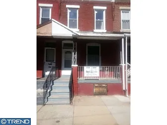 228 N Hobart St photo 1