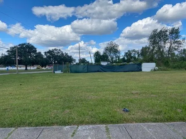2604 Guerra Dr, Violet, LA 70092