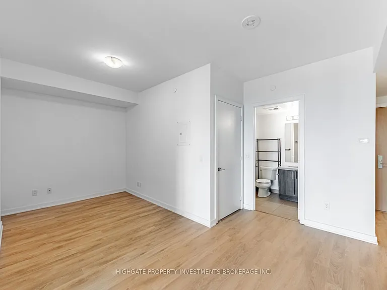 16 McAdam Ave #306 — Photo 5
