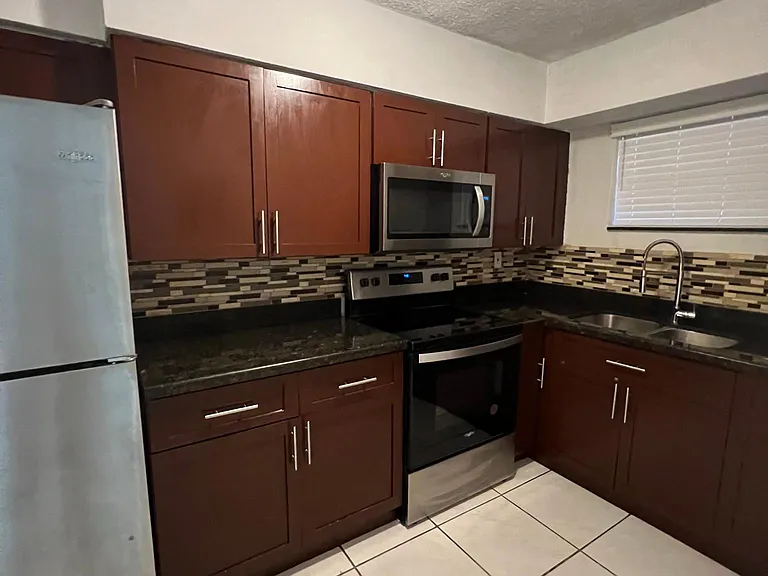 2498 SW 17th St #4303 — Photo 7