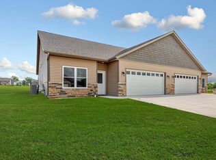 605 Northwood Pl, Janesville, MN 56048