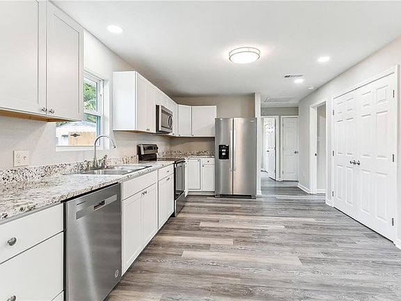 5th image of 6067 Dorothea St