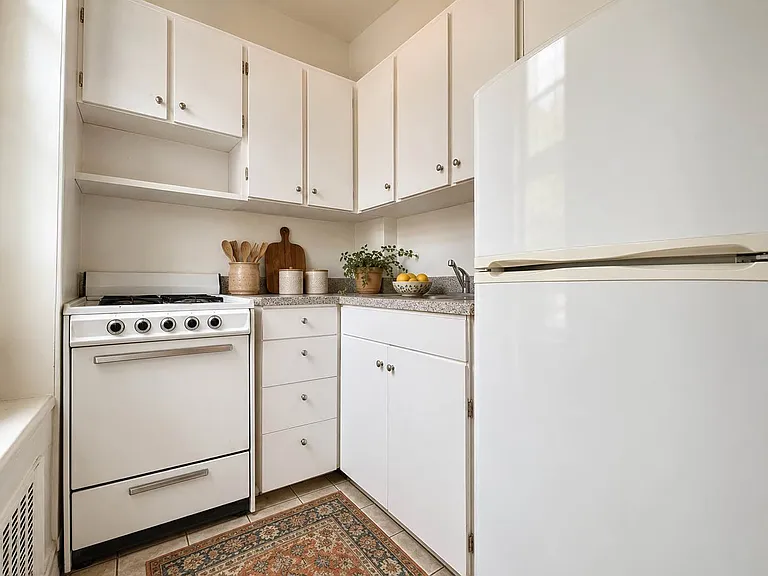 70 W 71st St #4H — Photo 4