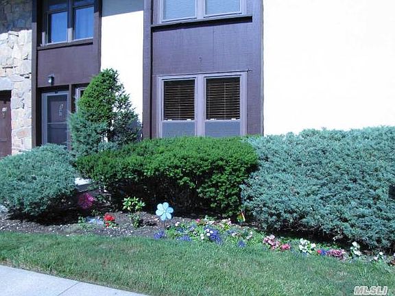 2nd image of 9 Oak Ct #9