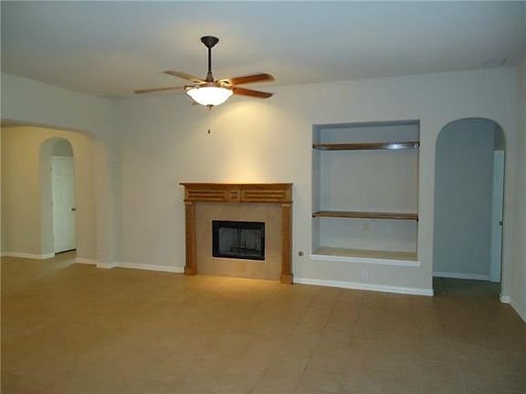 4th image of 10209 Cantana Ct