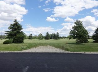 965 Rock Ridge Rd, Burlington, WI 53105