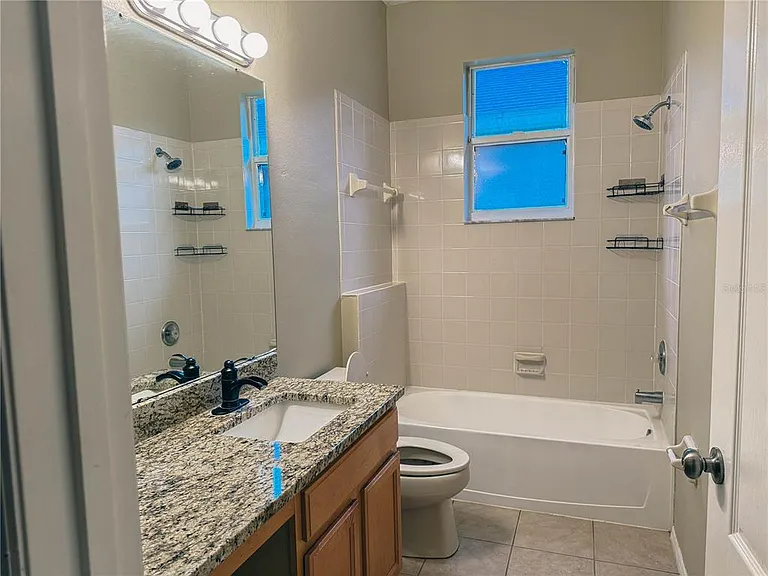 1042 Drift Creek Cv — Photo 12