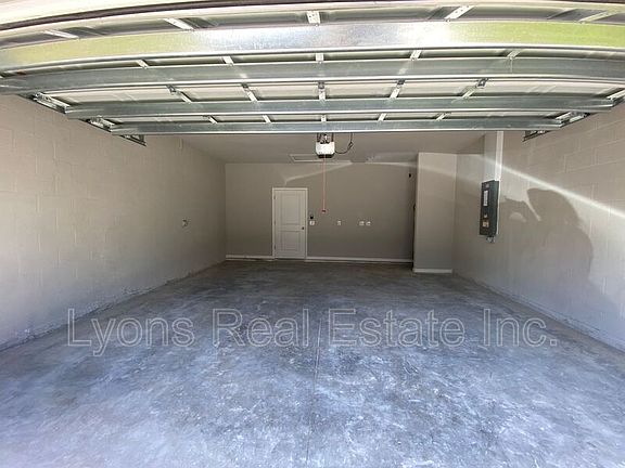 3rd image of 2413 Chipley Ave