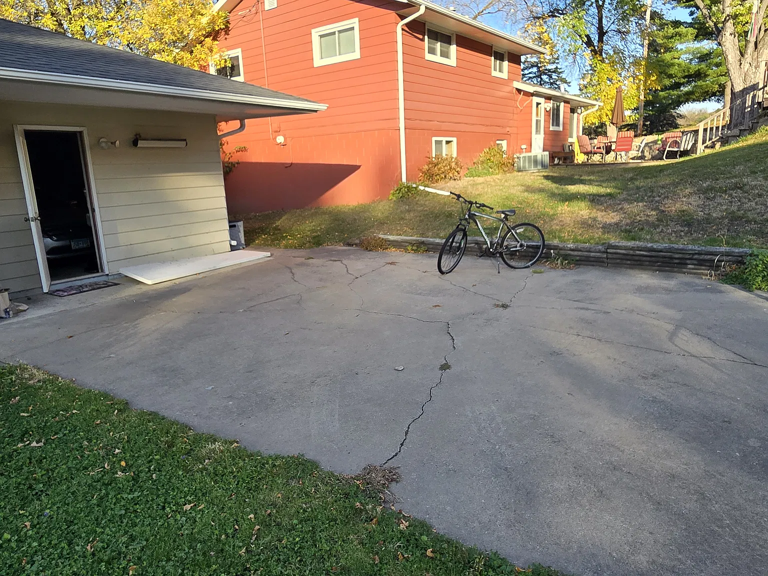 1207 Foursome St — Photo 3