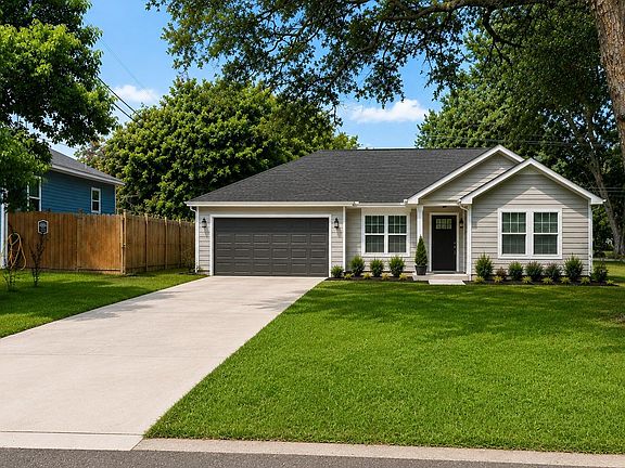 2nd image of 2606 N Houston Dr