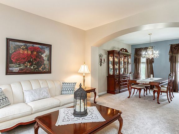 5th image of 25537 Blue Bell Ct