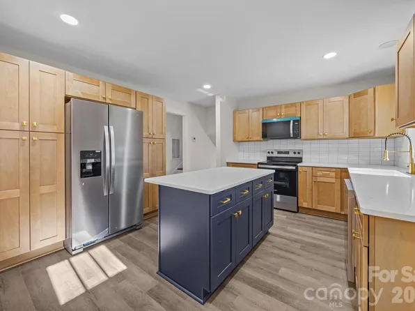 5324 Cheval Pl, Charlotte, NC 28205