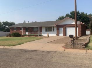 215 E 10th St, Ellsworth, KS 67439