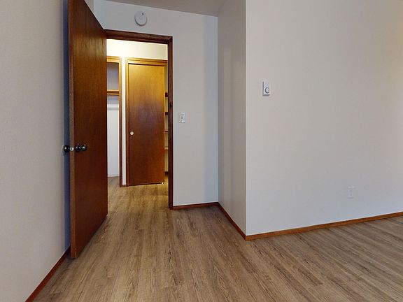5th image of 11541 Greenwood Ave N APT 103