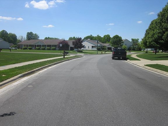 4th image of 134 Stone Hedge Row Dr