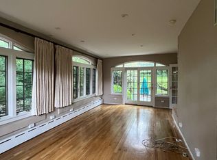 246 Beechmont Dr, New Rochelle, NY 10804
