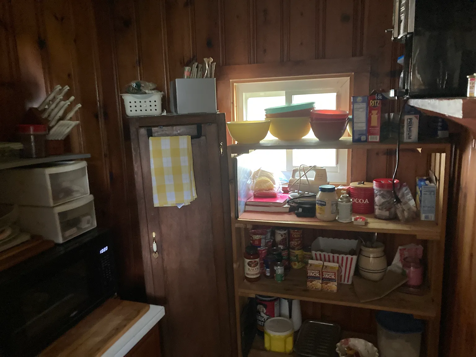 107 Broad Ave — Photo 2