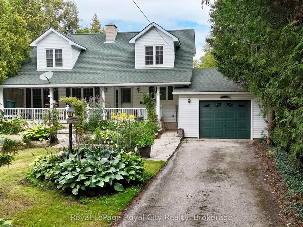 8 Brock St, Northern Bruce Peninsula, ON N0H 2R0