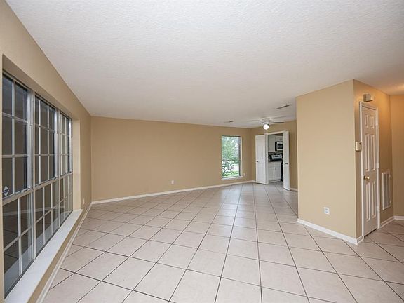 4th image of 3079 Silver Cedar Trl