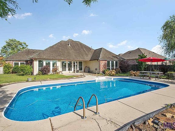 4th image of 17649 Lake Port Dr