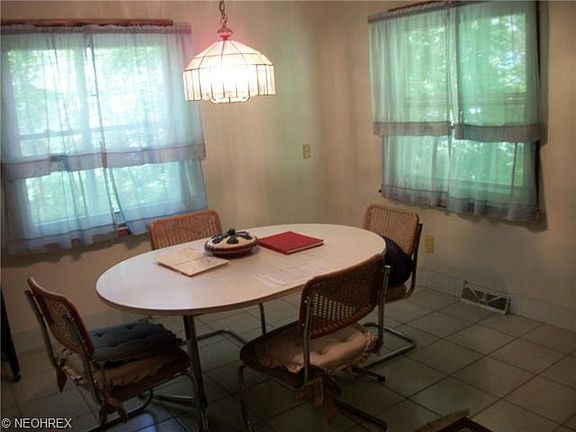 5th image of 199 Logan St