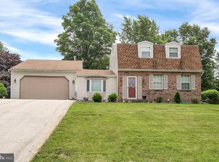 438 Hillside Dr, Red Lion, PA 17356