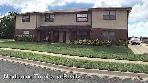 1st image of 902 Clairidge Ave APT A