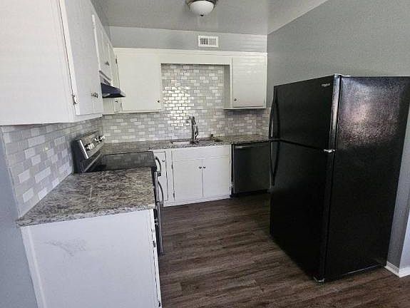 5th image of 212 S 6th St APT D