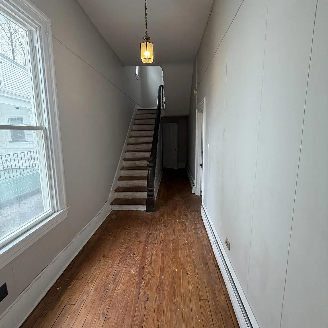 2 bed, 1.0 bath, 2720 sqft, $1,375 — Photo 3