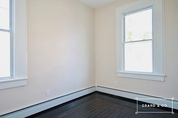 Rented by Grand & Co. | media 10