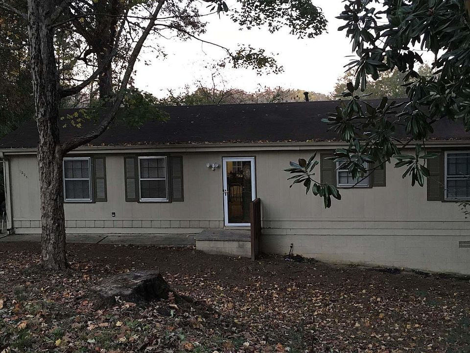 1st image of 1225 Kathy Ct NE