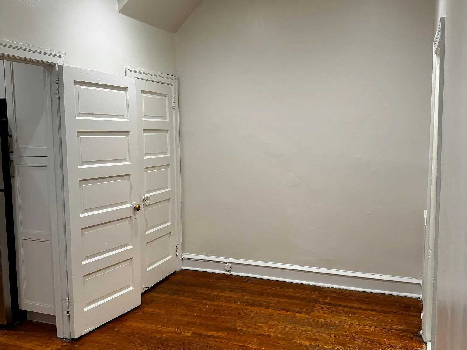 4619 Spruce St — Photo 3