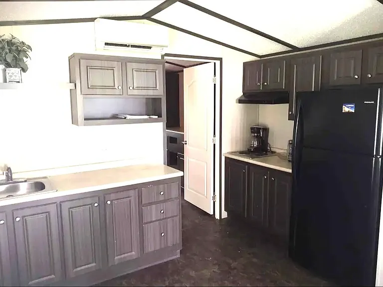 2713 Cory Ln — Photo 3