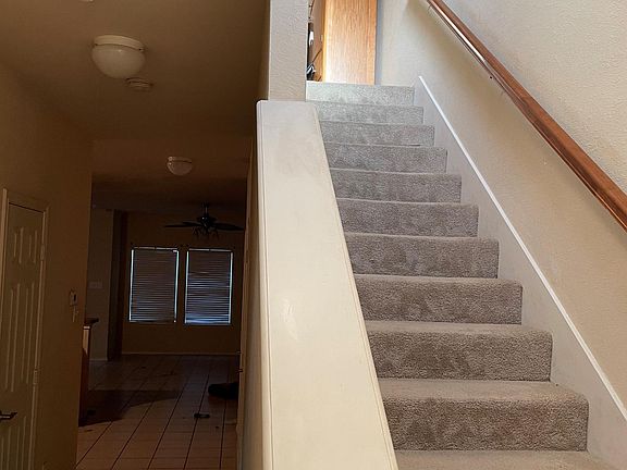 4th image of 350 Woodgrove Dr APT B