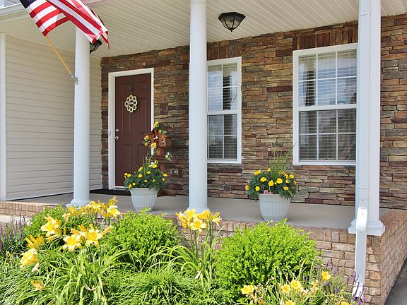 5th image of 712 W Accipiter Cir