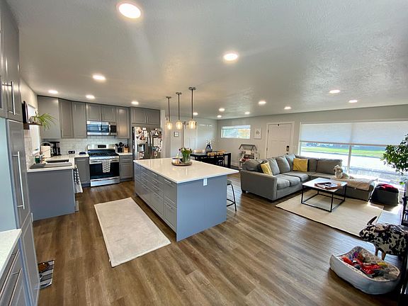 Spacious great room with kitchen and dining area