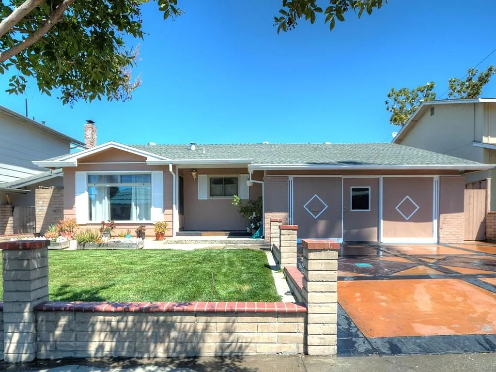 3415 Marten Ave photo 1