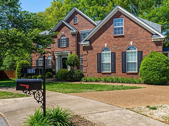3rd image of 202 Fannich Ct