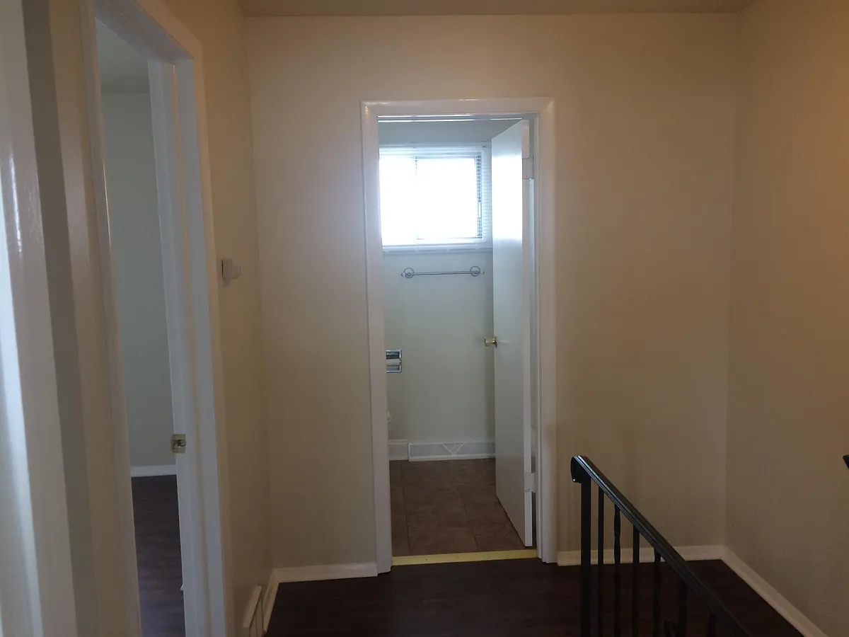 Building Photo - 205 Wilson Pl #D