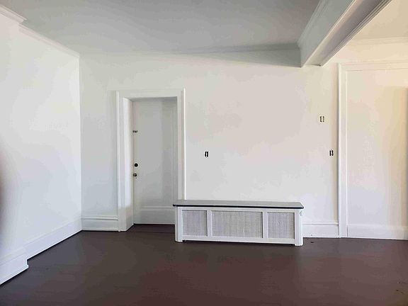 3rd image of 1119 W Sylvania Ave #104