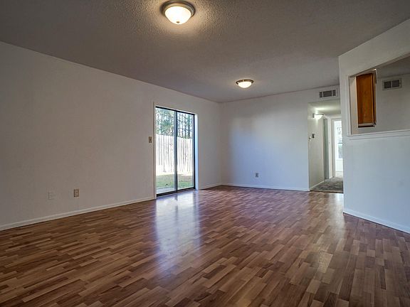 5th image of 722 E 23rd St