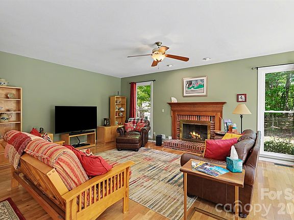 5th image of 4600 Belvoir Ct