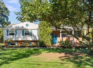 6034 Countryhills Dr, Cincinnati, OH 45233