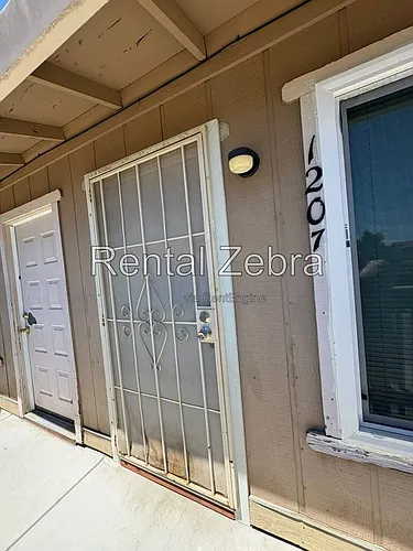 1207 Kelso St Photo 1