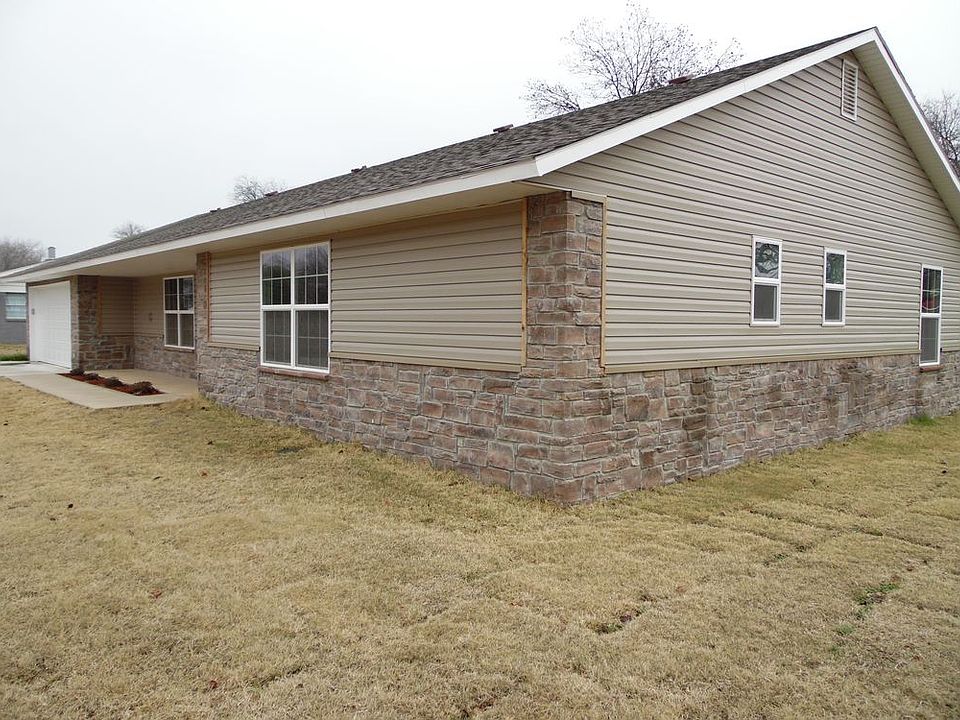 2nd image of 508 S 3rd St