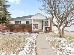 1869 Riverbank St, Lincoln Park, MI 48146