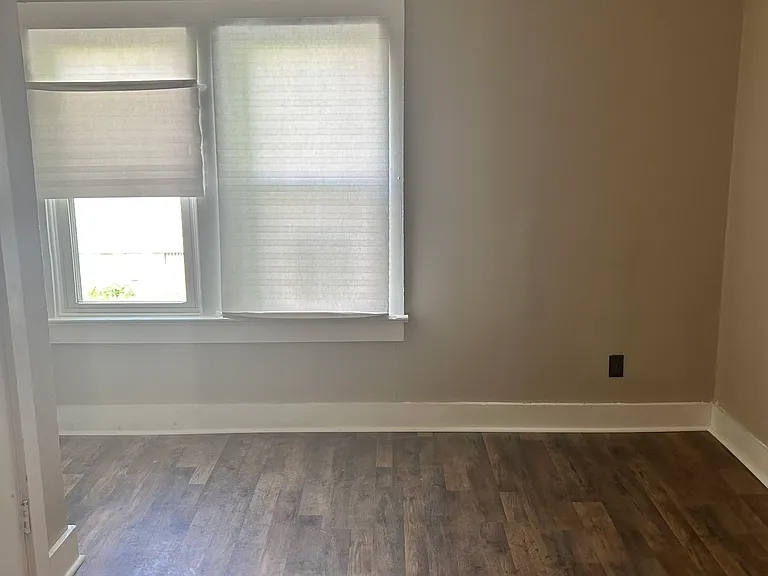 2083 Broad St — Photo 12