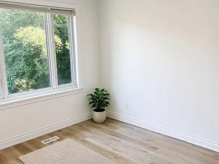 114 Castlegrove Blvd — Photo 12
