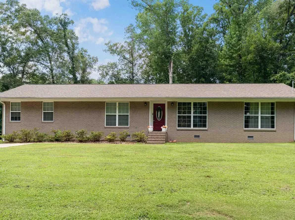 139 1st St N, Centreville, AL 35042